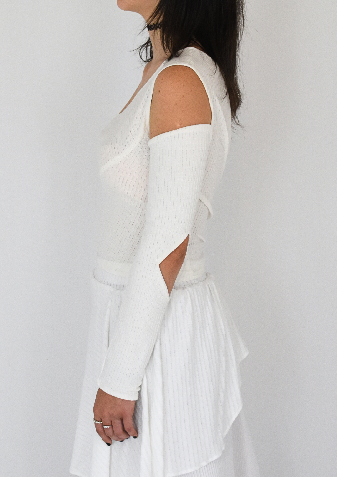 Asymmetrical top alternate image